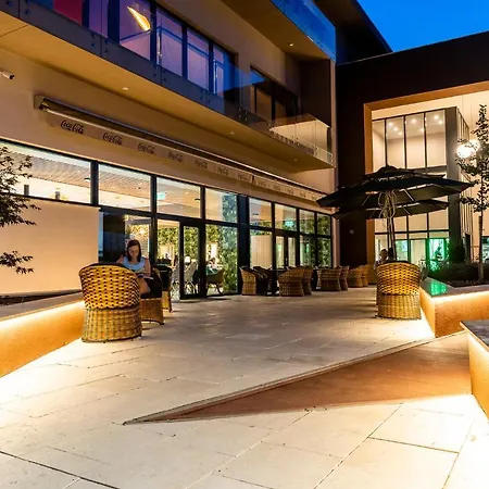 Allure Hotel & Spa Отель Эгер