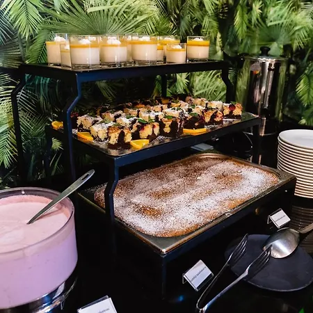 Allure Hotel & Spa Отель Эгер