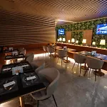 Allure & 4* Eger