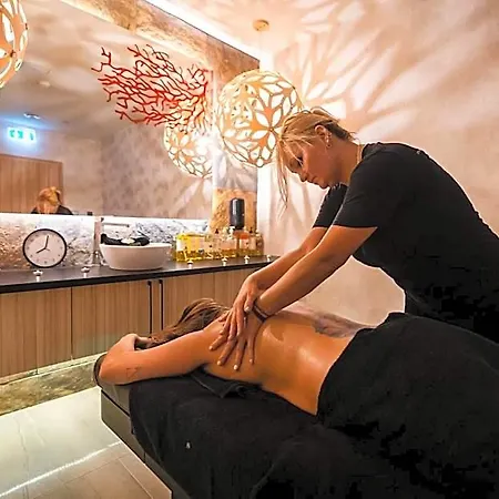 Allure & Hotel Eger