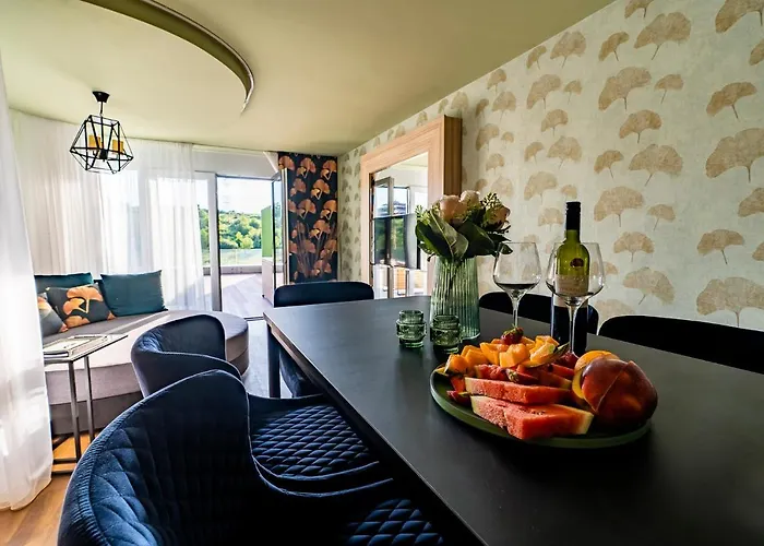 Allure & 4* 에게르